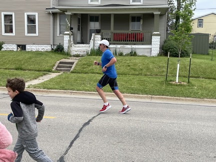 Dad finishing half marathon7